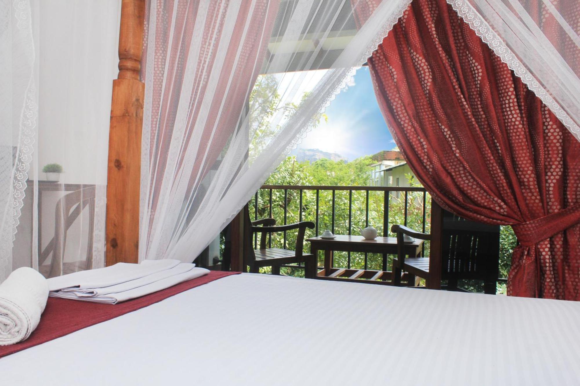 Green Hut Hotel & Restaurant With Unique View Point Sigirîya Extérieur photo
